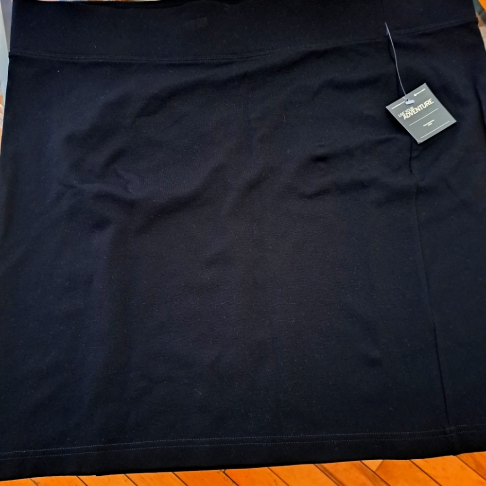 Women short black skirt